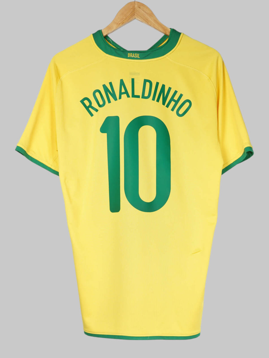 2008/9 Brazil Ronaldinho #10 Home Shirt (M)
