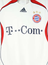 2006/07 Bayern Munich Van Bommel #17 Away Shirt (M)