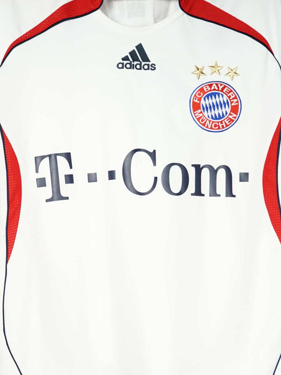 2006/07 Bayern Munich Van Bommel #17 Away Shirt (M)