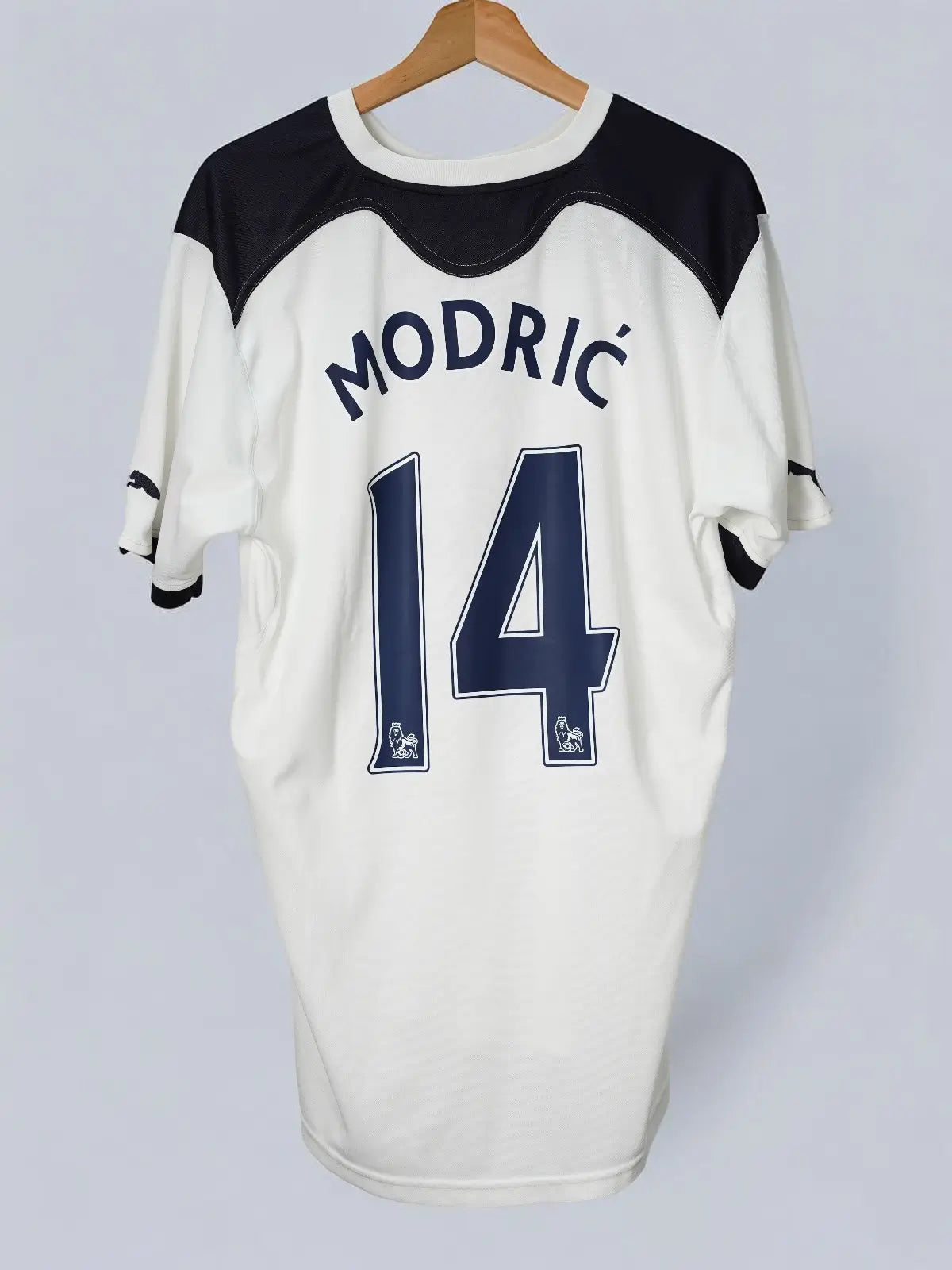Tottenham Hotspur Home Shirt 2010/11 Modric #14 (XL)