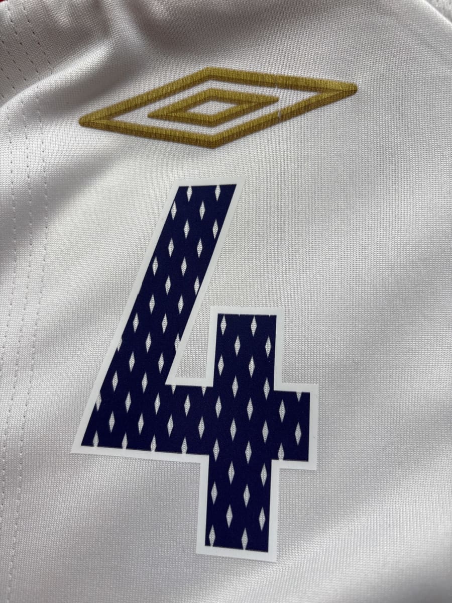 2007/9 England Gerrard #4 Home Shirt (L)