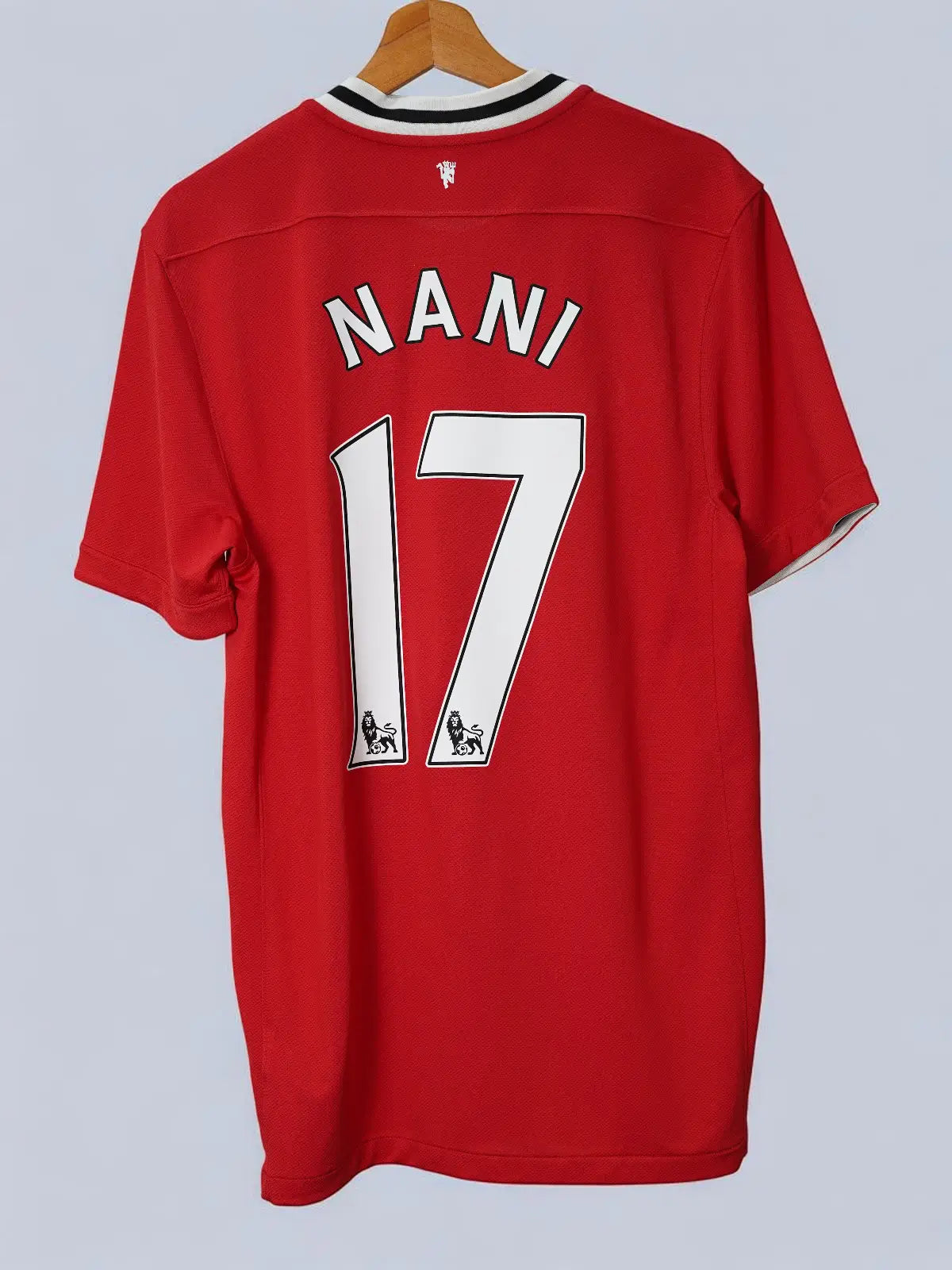 Manchester United Home Shirt 2011/12 Nani #17 (L)