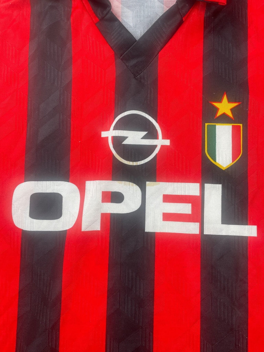 AC Milan Davids #22 Fan Home Shirt Signed (XL)