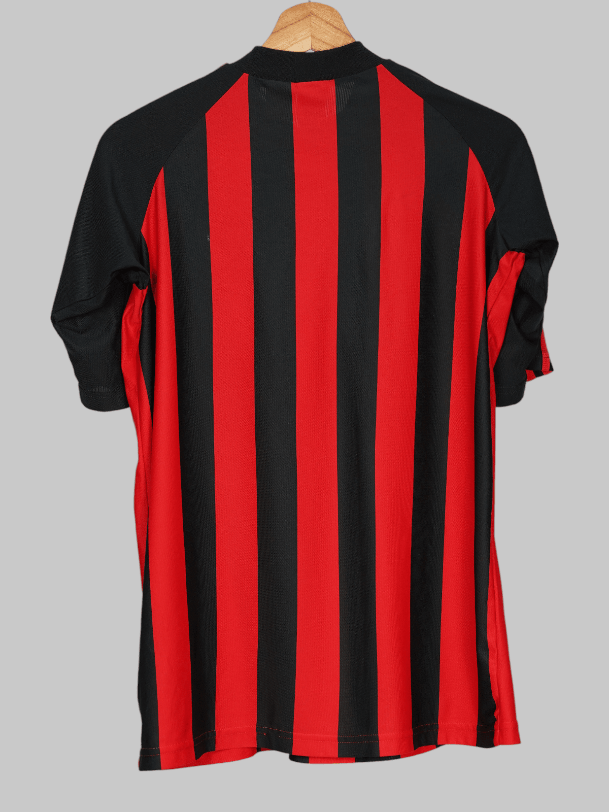 AC Milan Home Shirt 2005/6 (XL Kids)