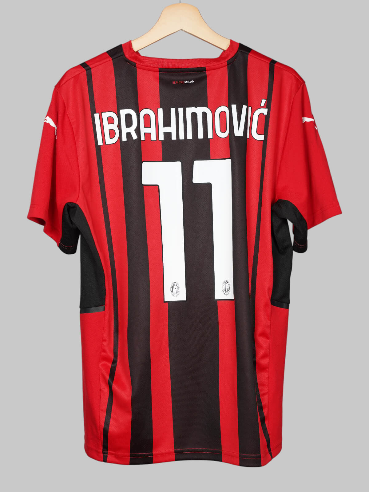 AC Milan Home Shirt 2021/22 Ibrahimovic 11 (L)