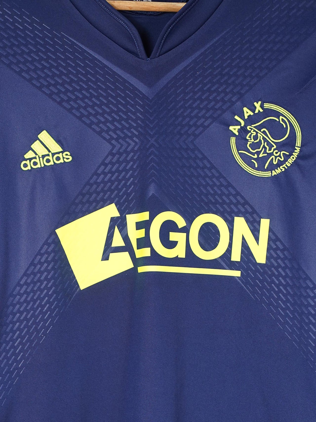 Ajax Away Shirt 2010/11 Suarez 16 (L)
