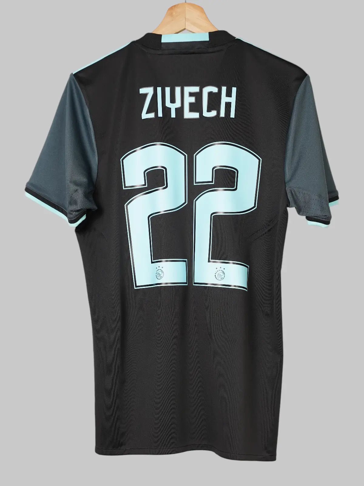 Ajax Away Shirt 2016/17 Ziyech 22 (S)