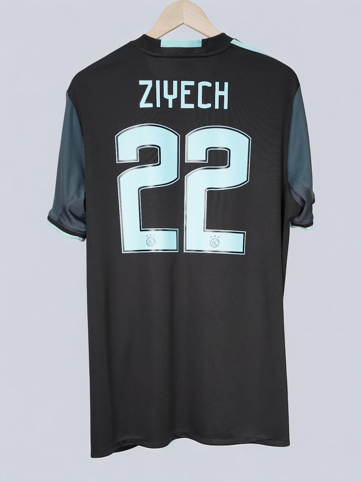 Ajax Away Shirt 2016/17 Ziyech 22 (XL)