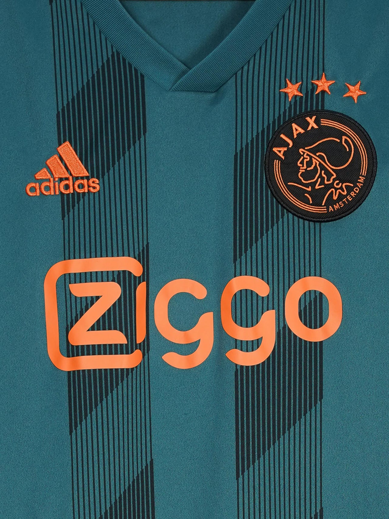 Ajax Away Shirt 2019/20 Ziyech 22 (L)