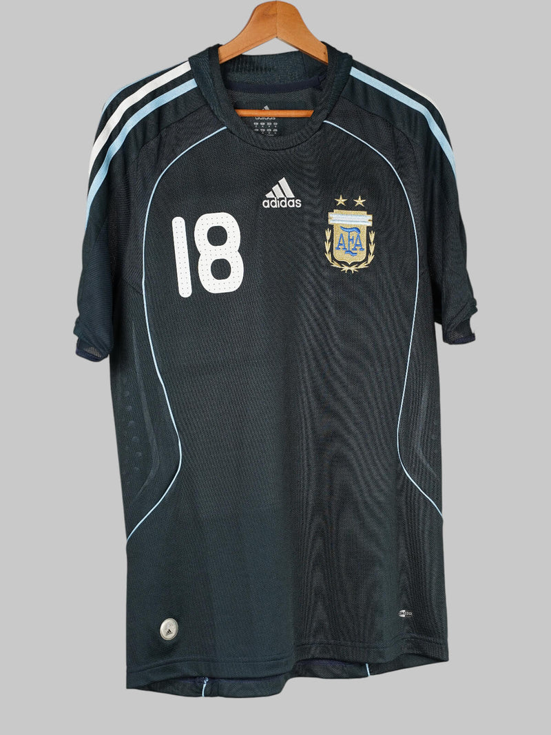 Argentina Away Shirt 2008/9 Messi 18 (M)