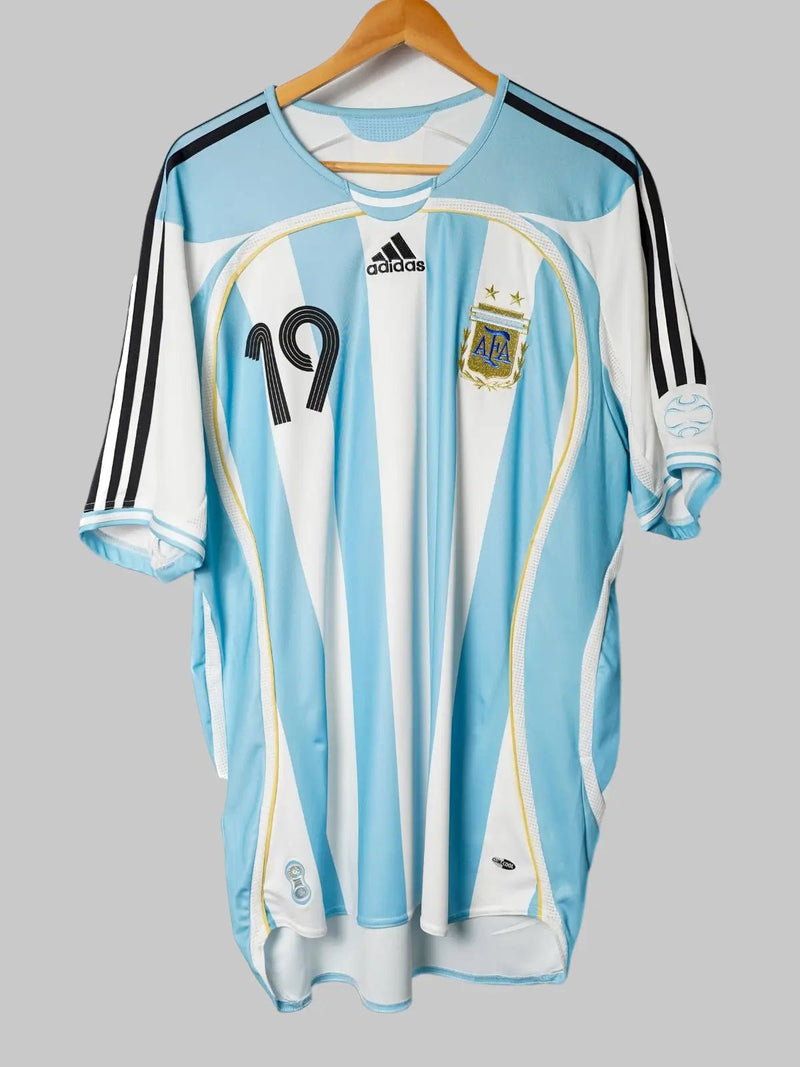 Argentina Home Shirt 2006/7 Messi 19 (XL)