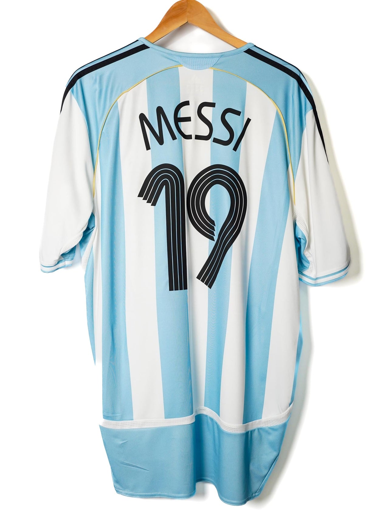Argentina Home Shirt 2006/7 Messi 19 (XL)