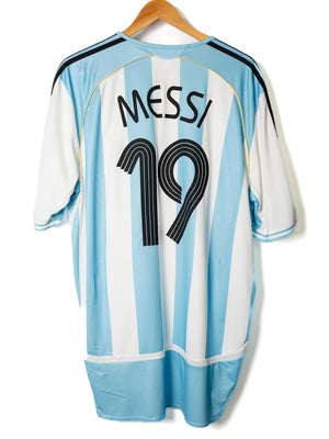 Argentina Home Shirt 2006/7 Messi 19 (XL)