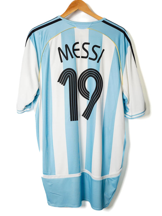 Argentina Home Shirt 2006/7 Messi 19 (XL)