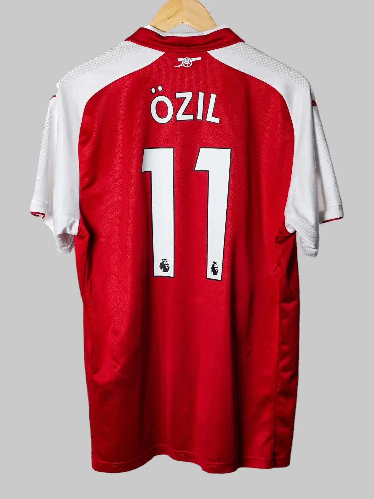 Arsenal Home Shirt 2017/18 Ozil 11 (L)