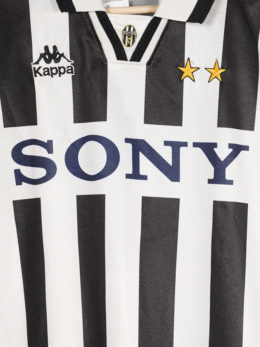 1996/97 Juventus Home Shirt (L)
