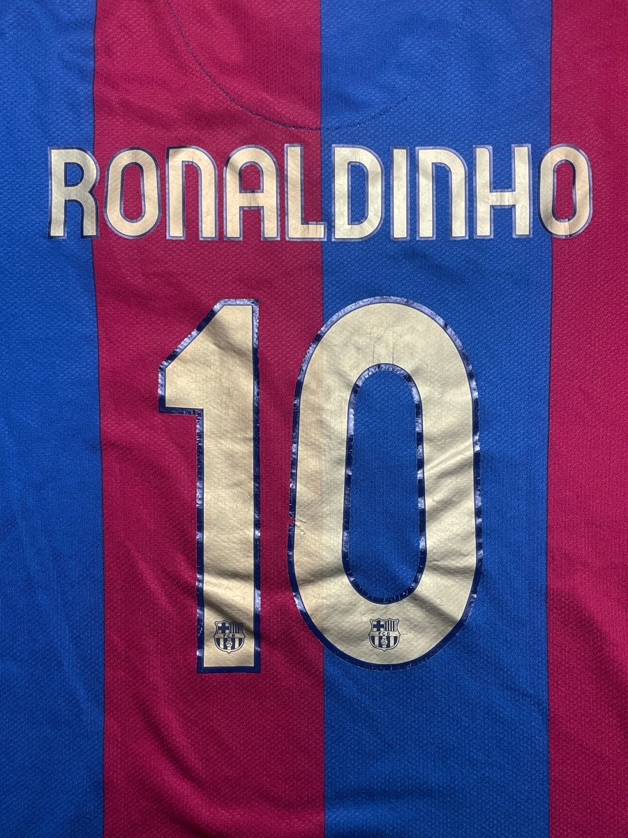 Barcelona Home Shirt 2006/7 Ronaldinho #10 - 8/10 - XL Kids