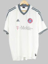 Bayern Munich Away Shirt 2002-04 Makaay 10 (L)