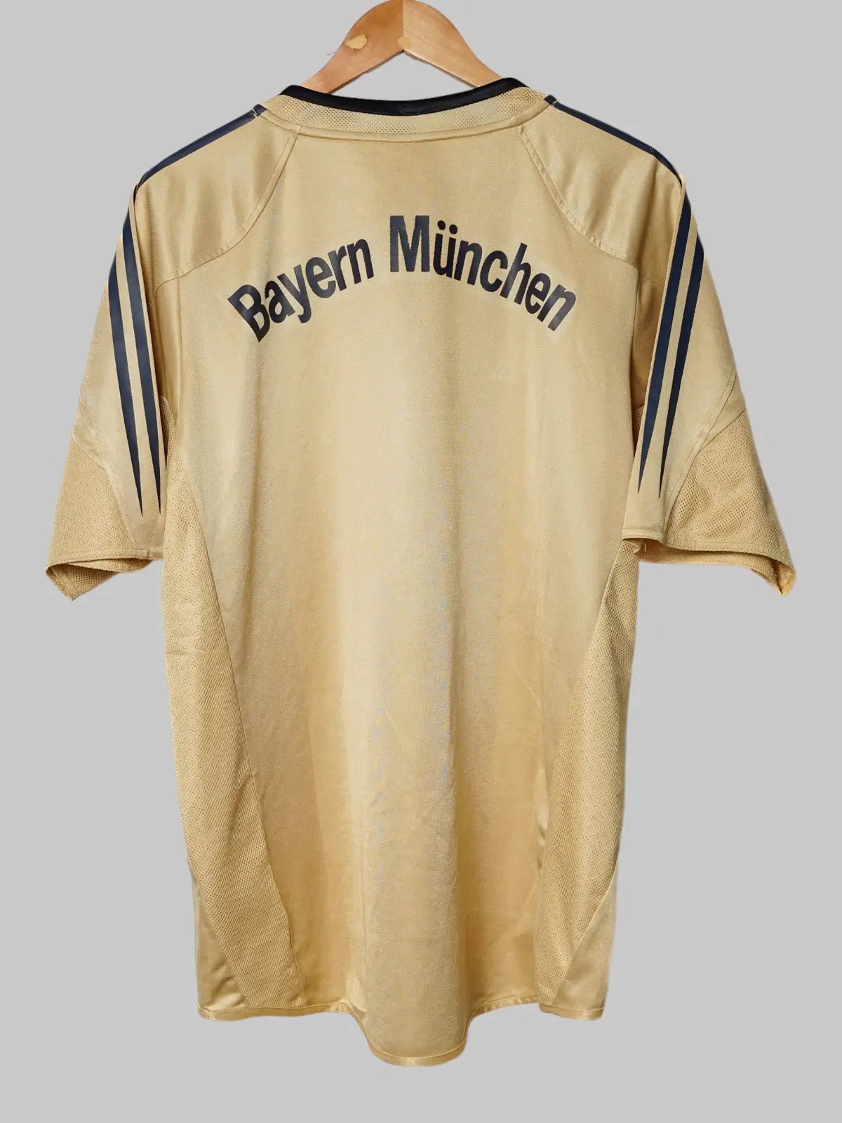 Bayern Munich Away Shirt 2004/5 (L)