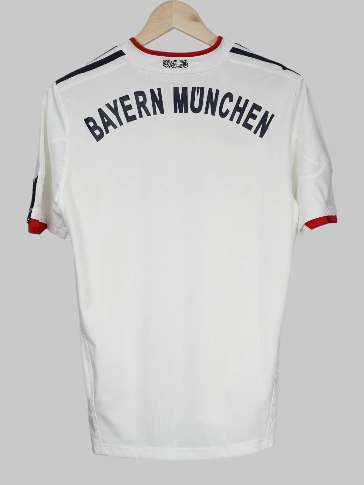 Bayern Munich Away Shirt 2010/11 (Kids L)