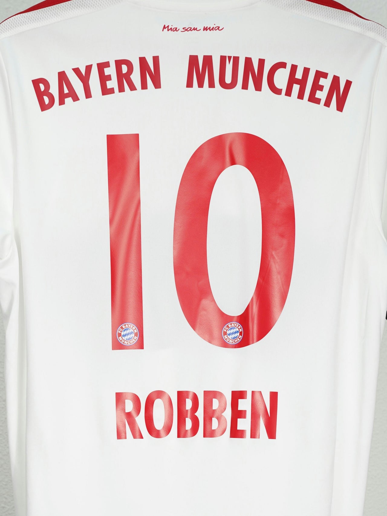 Bayern Munich Away Shirt 2015/16 BNWT Robben 10 (M)
