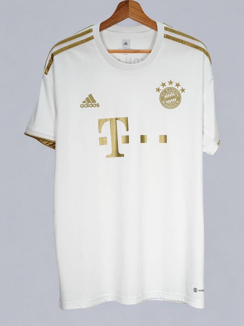 Bayern Munich Away Shirt 2022/23 Gnabry 7 (L)