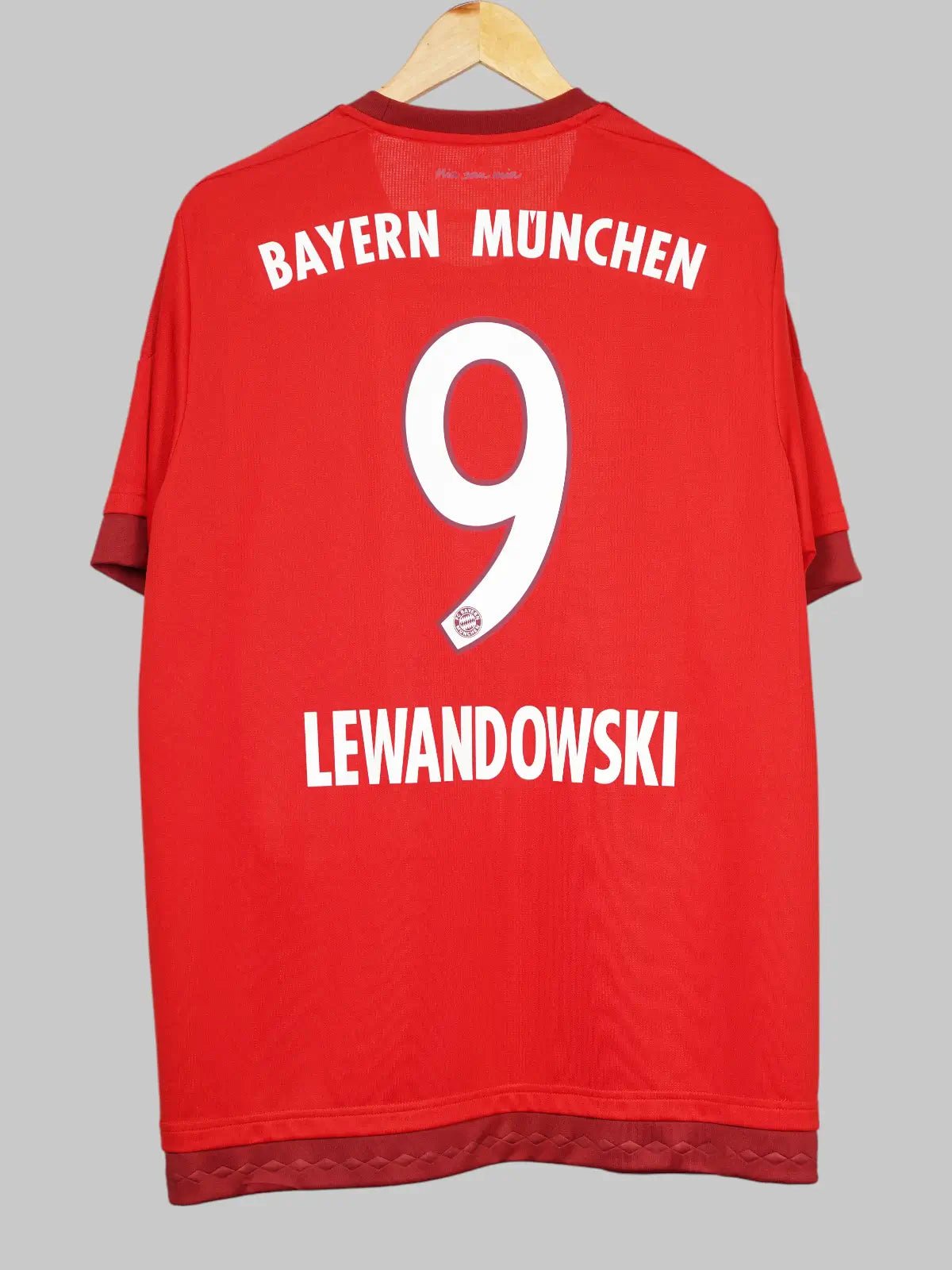 Bayern Munich Home Shirt 2015/16 Lewandowski 9 (XL)