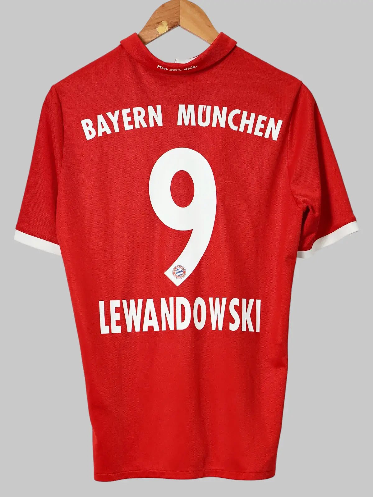 Bayern Munich Home Shirt 2016/17 Lewandowski 9 (XL Kids)