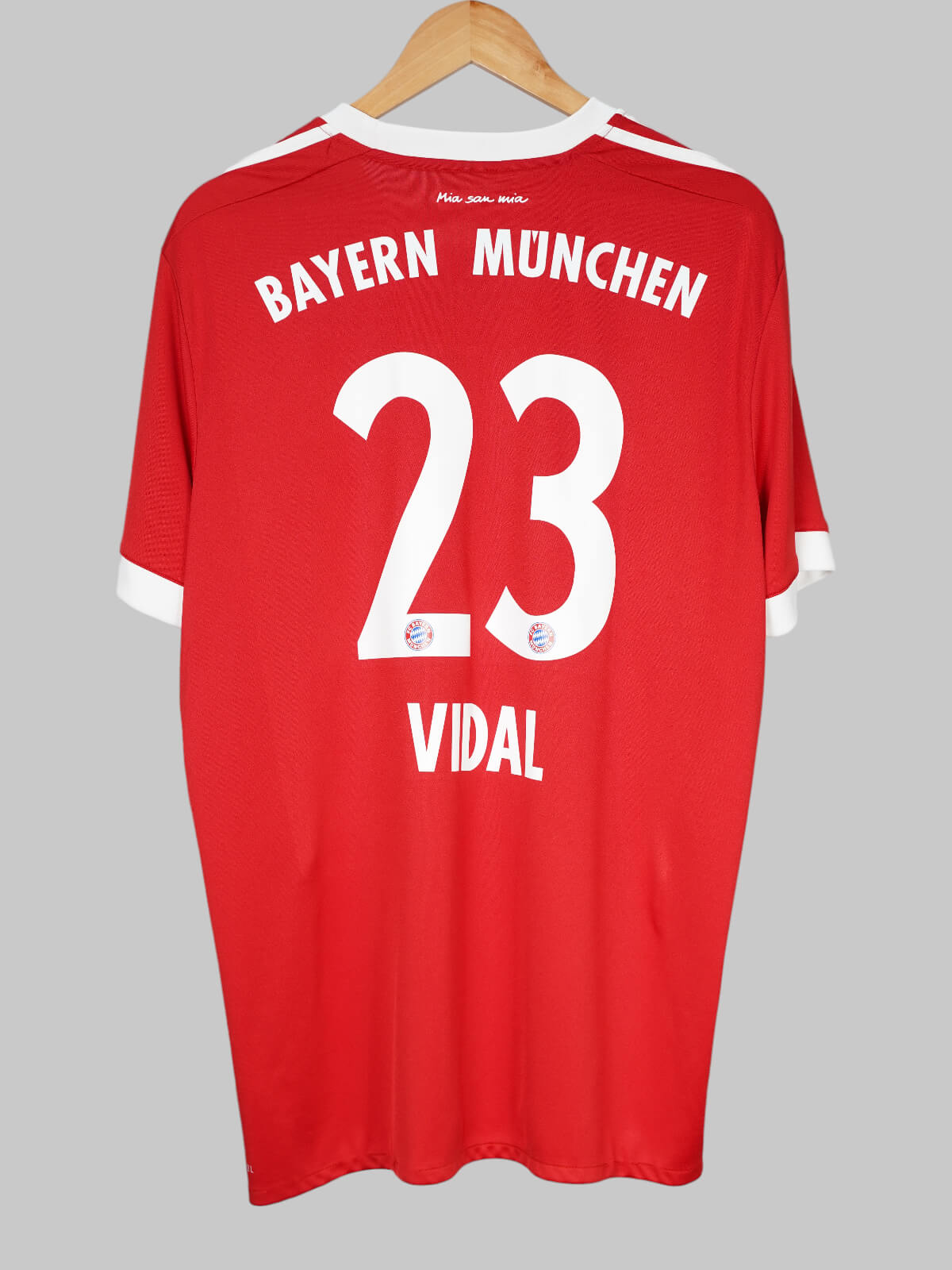 2017/18 Bayern Munich Vidal #23 Home Shirt (XL) Adidas | First11