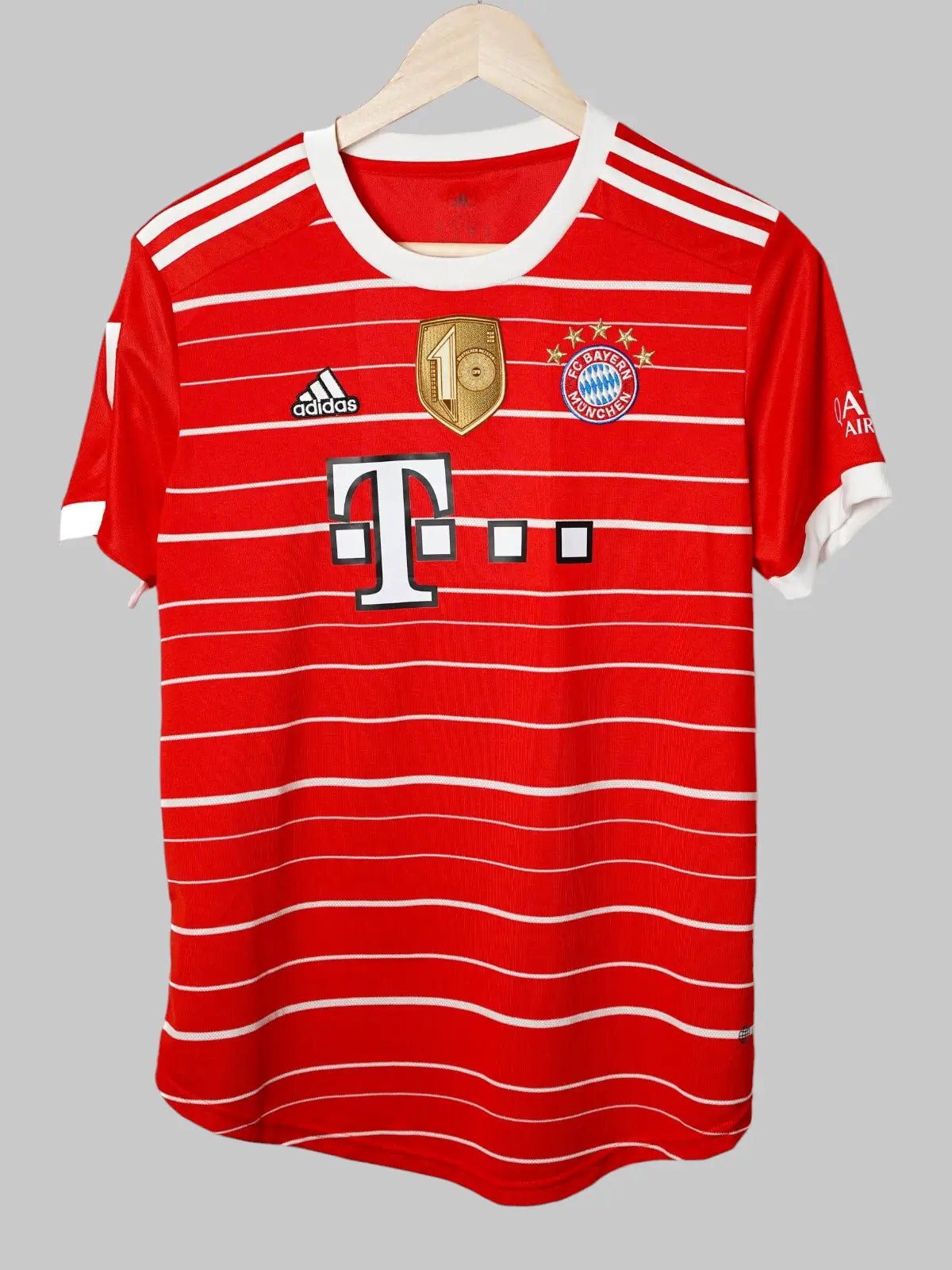 Bayern Munich Home Shirt 2022/23 De Ligt 4 (L Kids)