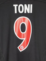 Bayern Munich Third Shirt 2007/8 Toni 9 (XXL)