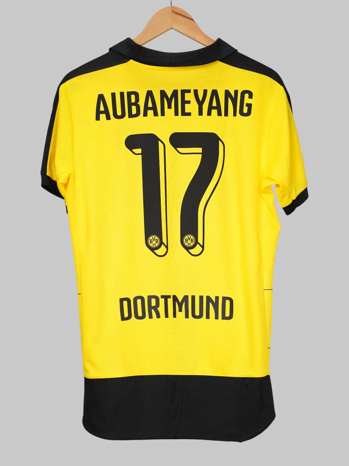 Borrusia Dortmund Home Shirt 2015/16 Aubameyang 17 (M)