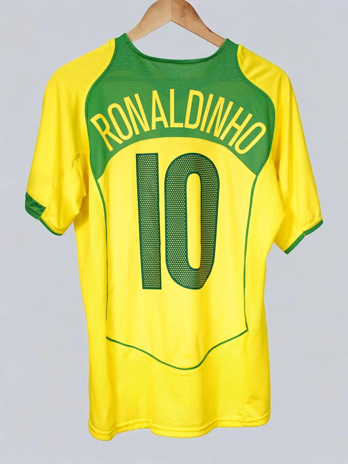 Brazil Home Shirt 2004/5 Ronaldinho 10 (M)