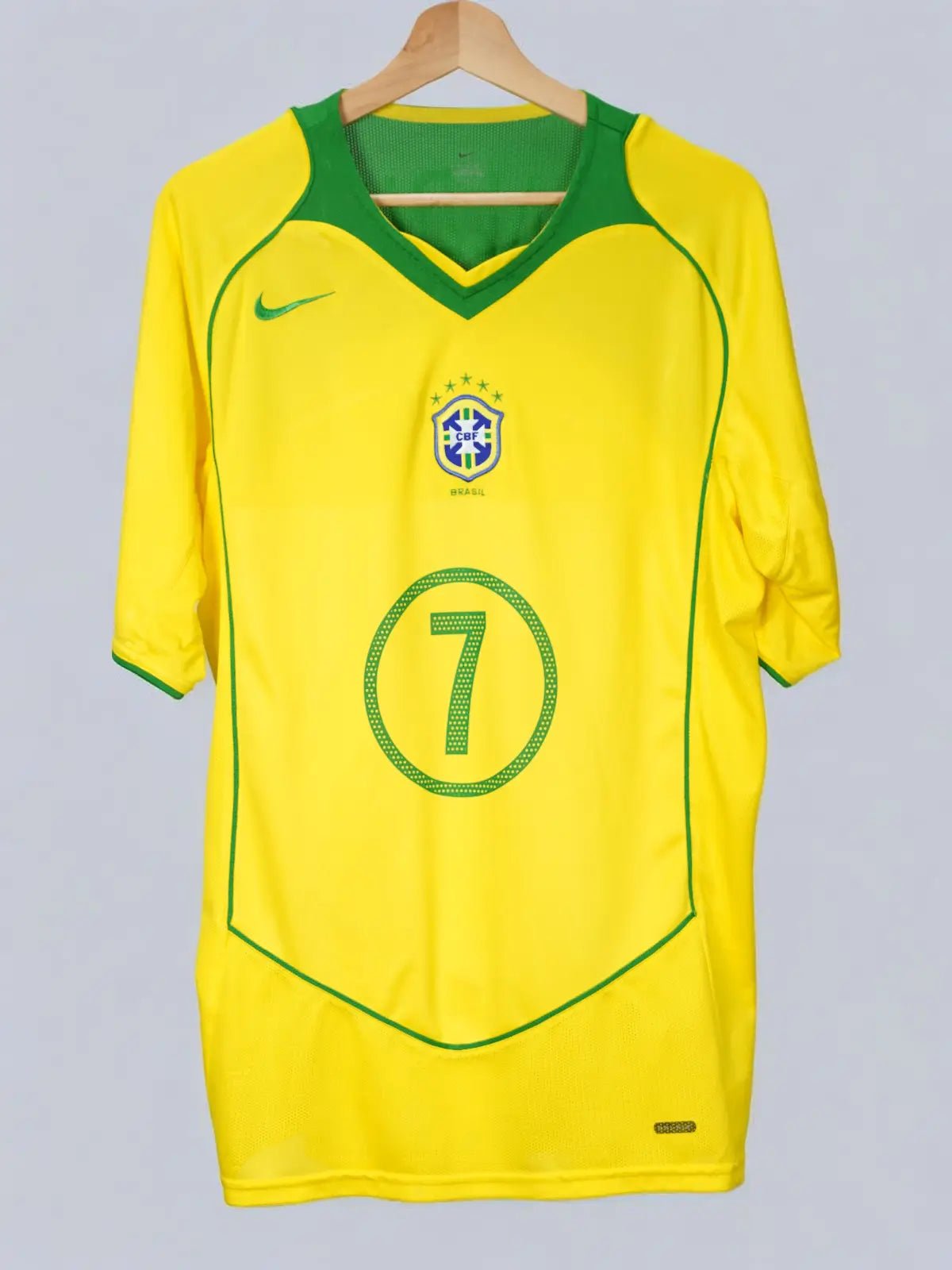 2004/05 Brazil Ronaldinho #7 Home Shirt (L) Nike | First11