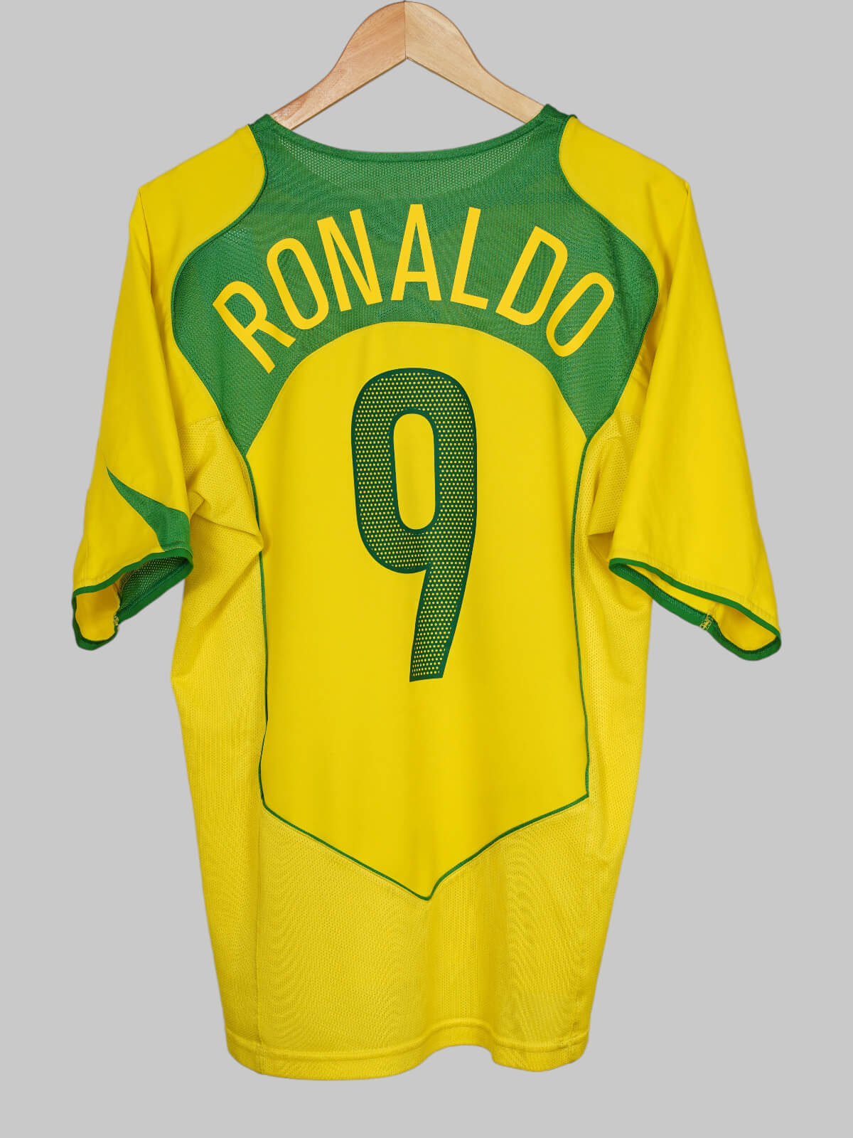 2004/05 Brazil Ronaldo #9 Home Shirt (L) Nike | First11