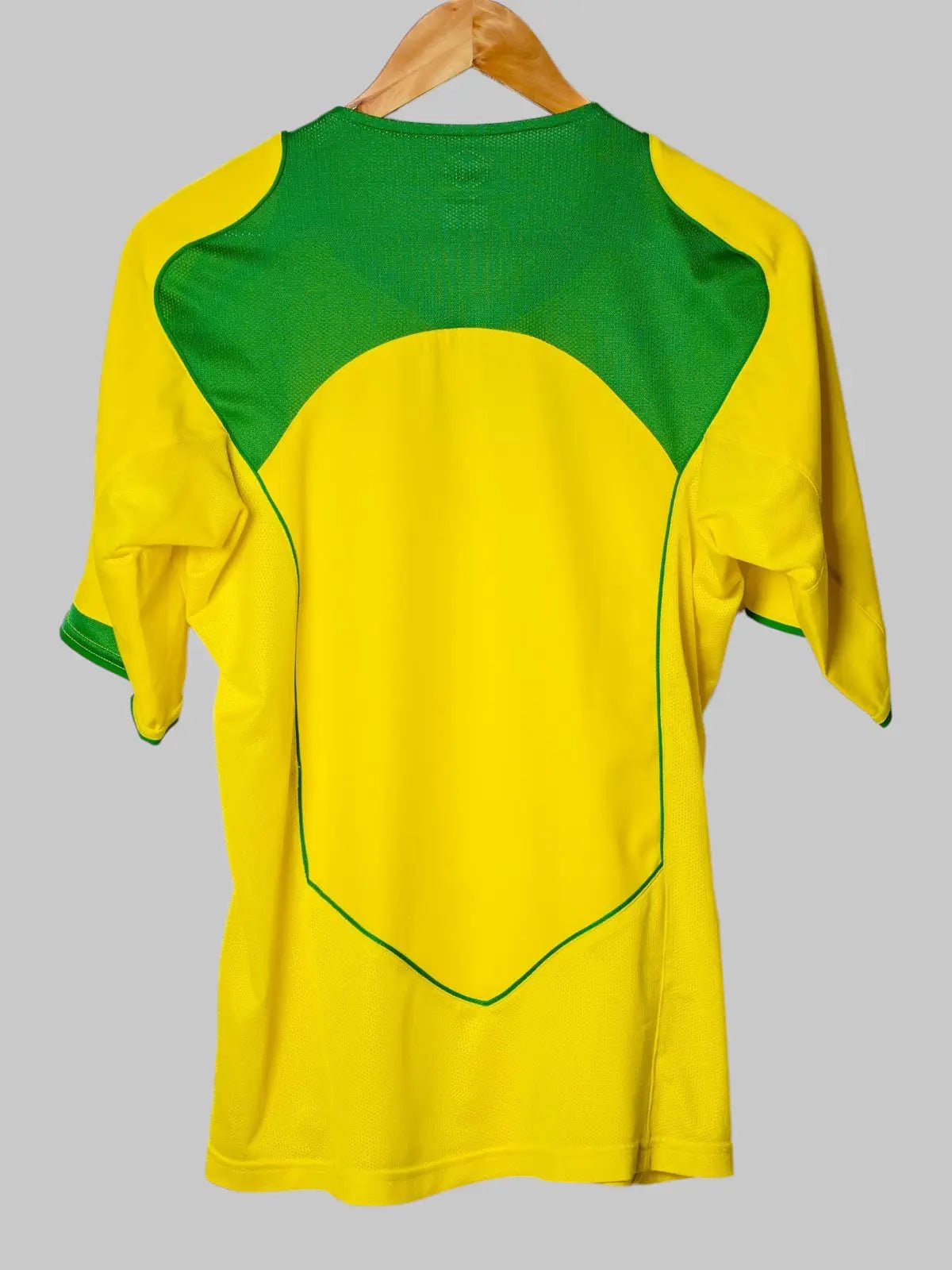 Brazil Home Shirt 2004/5 (S)