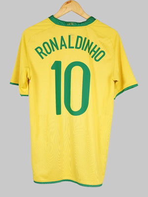 Brazil Home Shirt 2008/10 Ronaldinho 10 (XL)