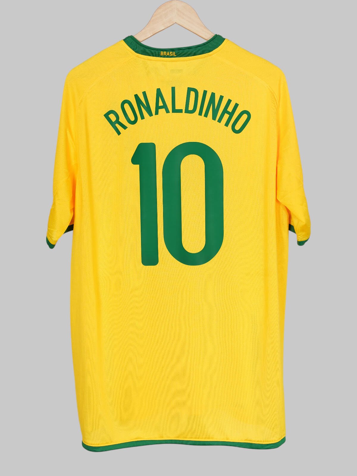 2008/09 Brazil Ronaldinho #10 Home Shirt (XL) Nike | First11