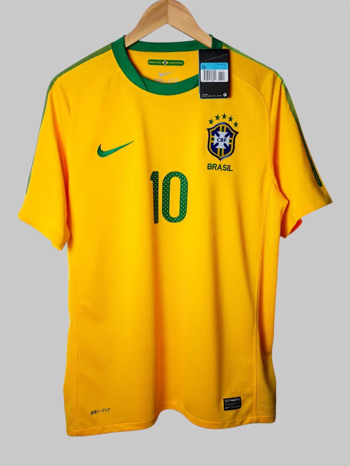 Brazil Home Shirt 2010/11 BNWT Kaka 10 (M)