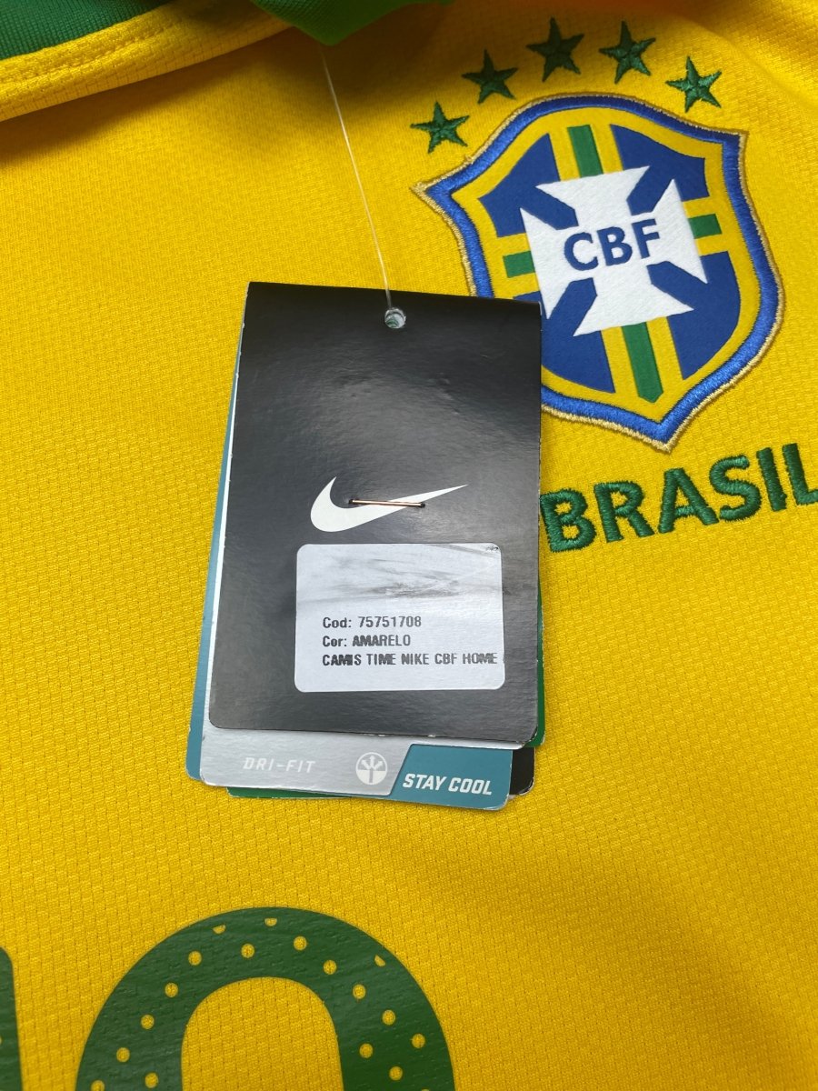 Brazil Home Shirt 2010/11 Kaka #10 BNWT - 9/10 - L