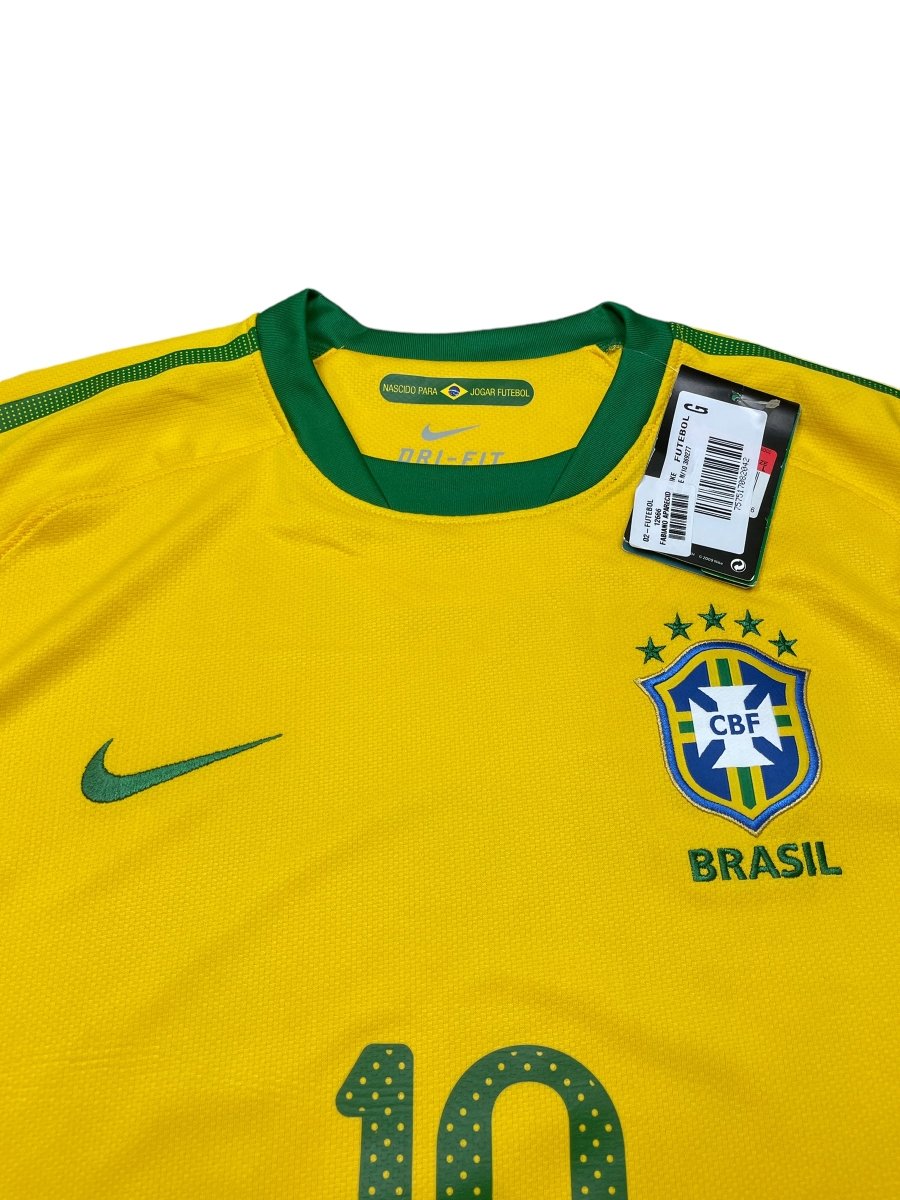 Brazil Home Shirt 2010/11 Kaka #10 BNWT - 9/10 - L