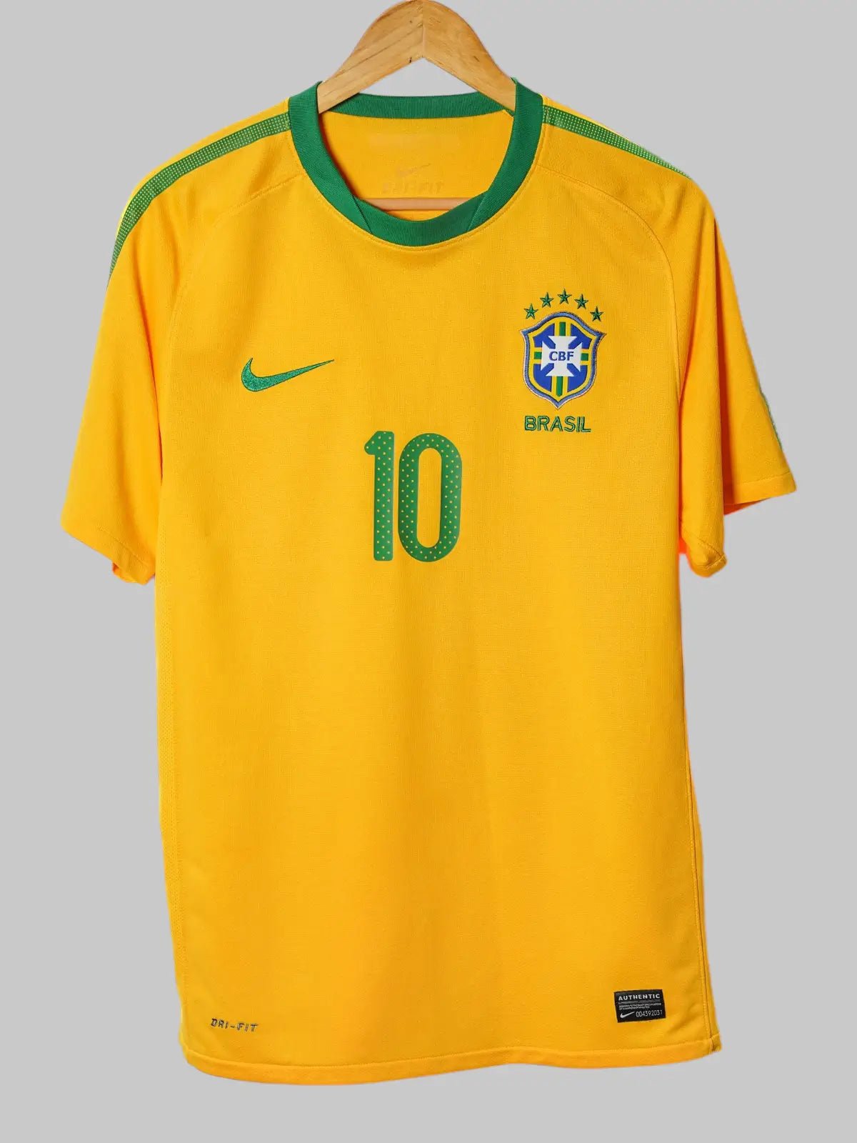 Brazil Home Shirt 2010/11 Kaka 10 (L)
