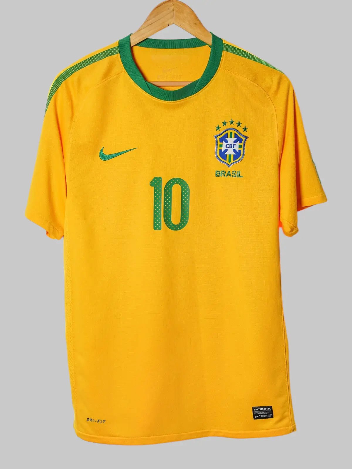 Brazil Home Shirt 2010/11 Kaka 10 (M)