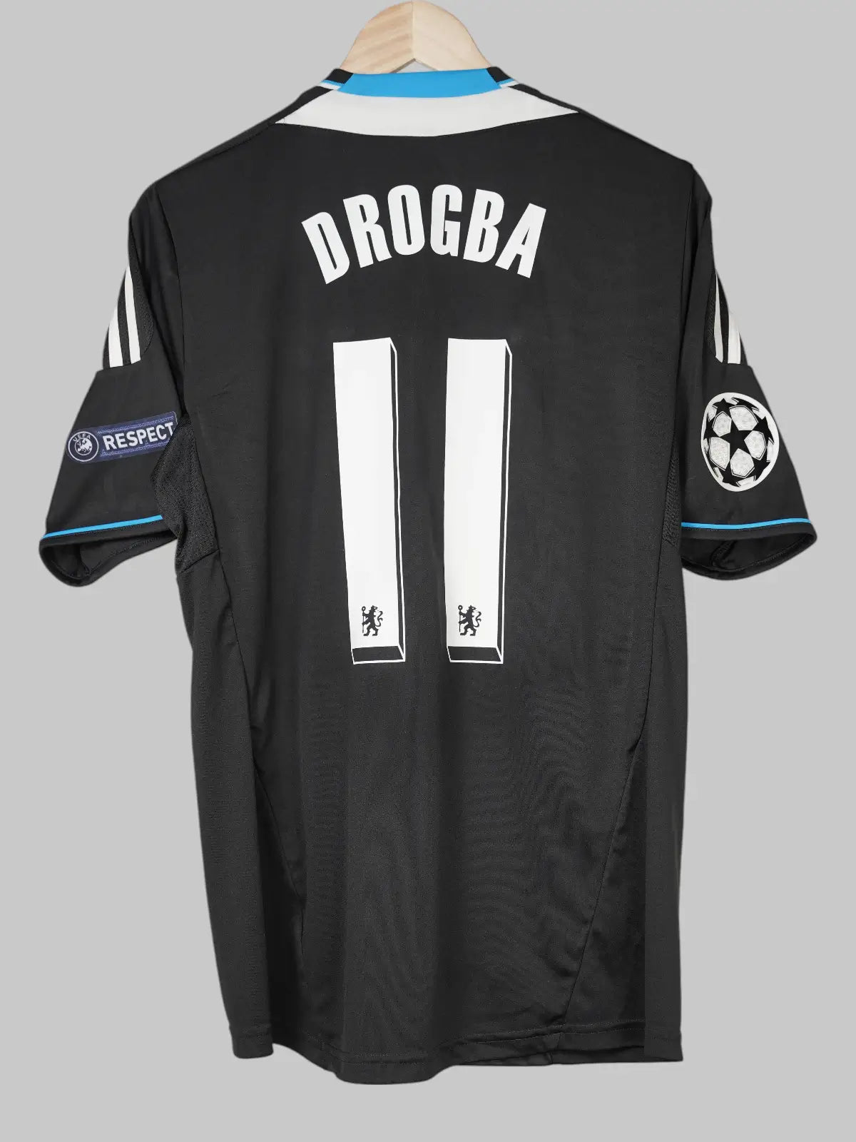Chelsea Away Shirt 2011/12 Drogba 11 (M)