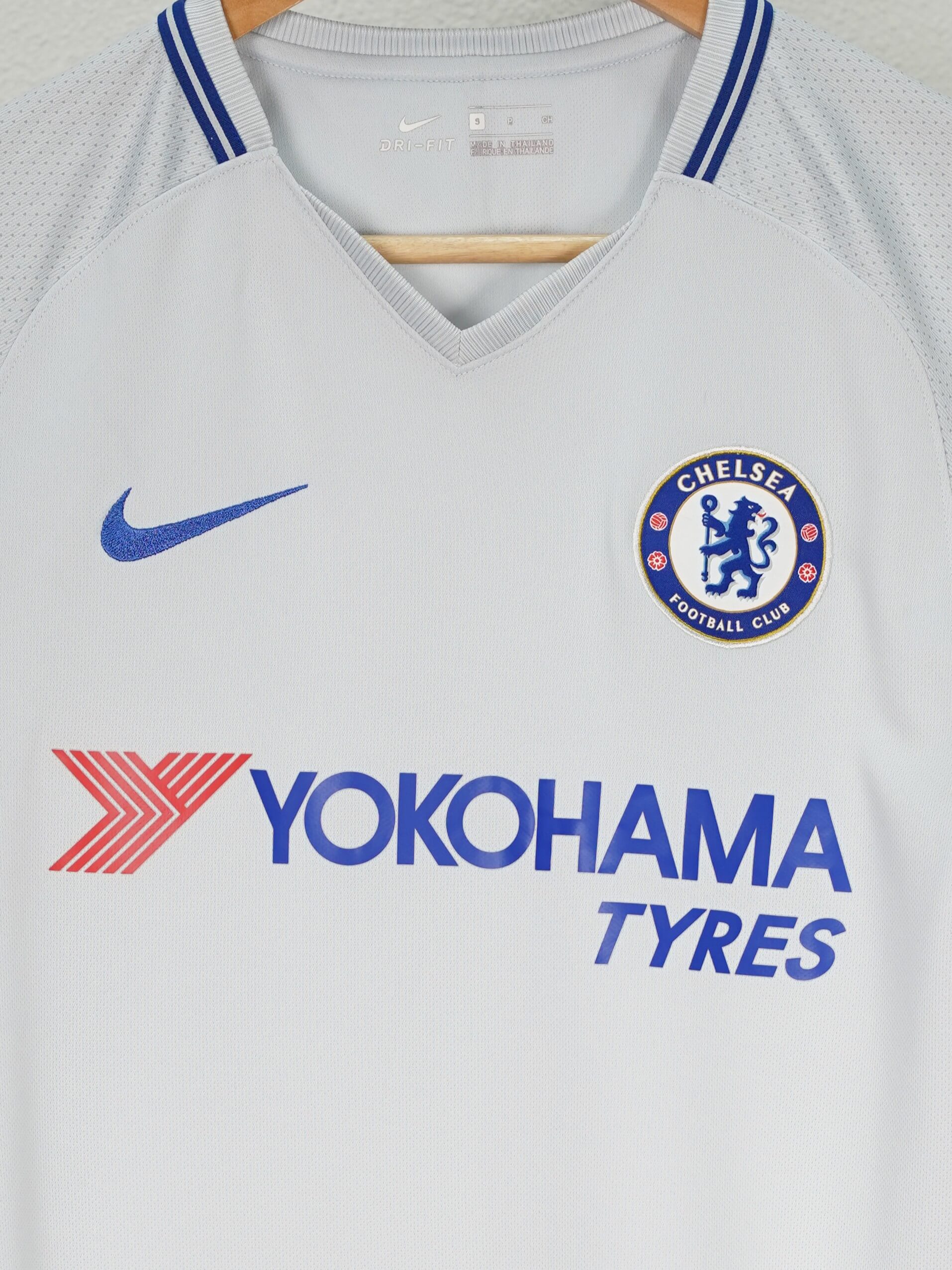Chelsea Away Shirt 2017/18 (S)