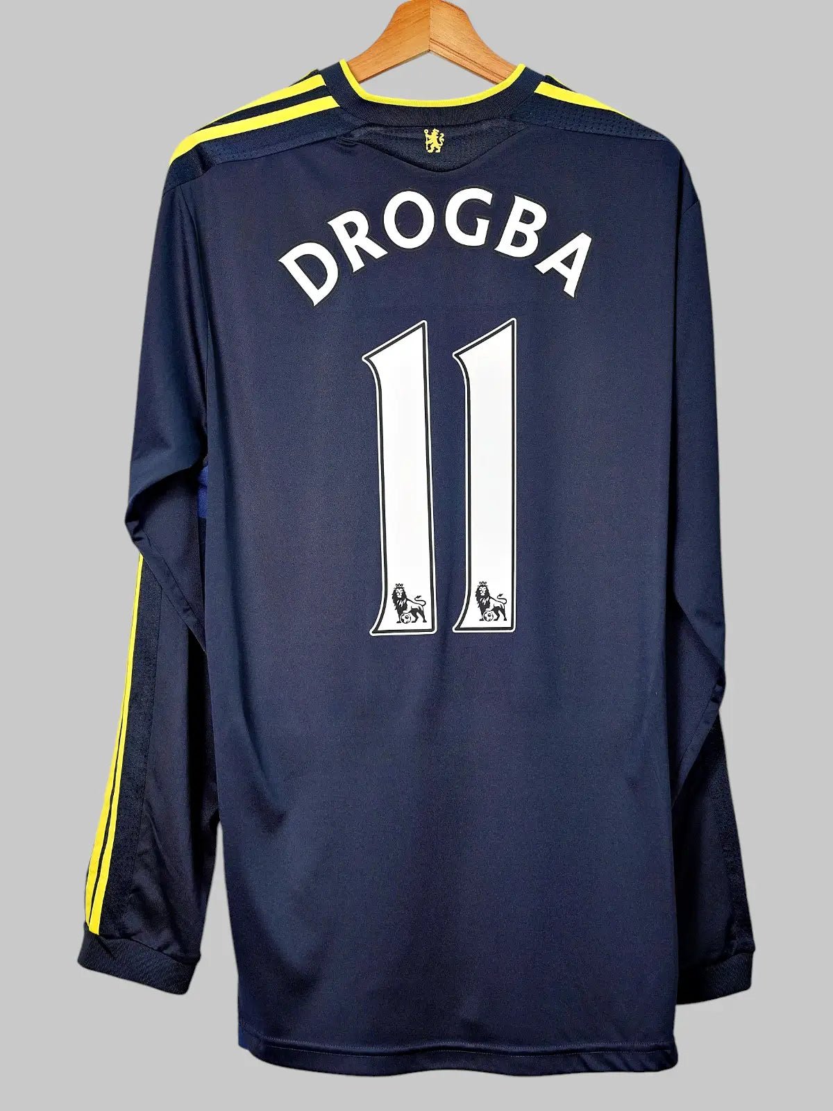 Chelsea Away Shirt L/S 2009/10 Drogba 11 (L)