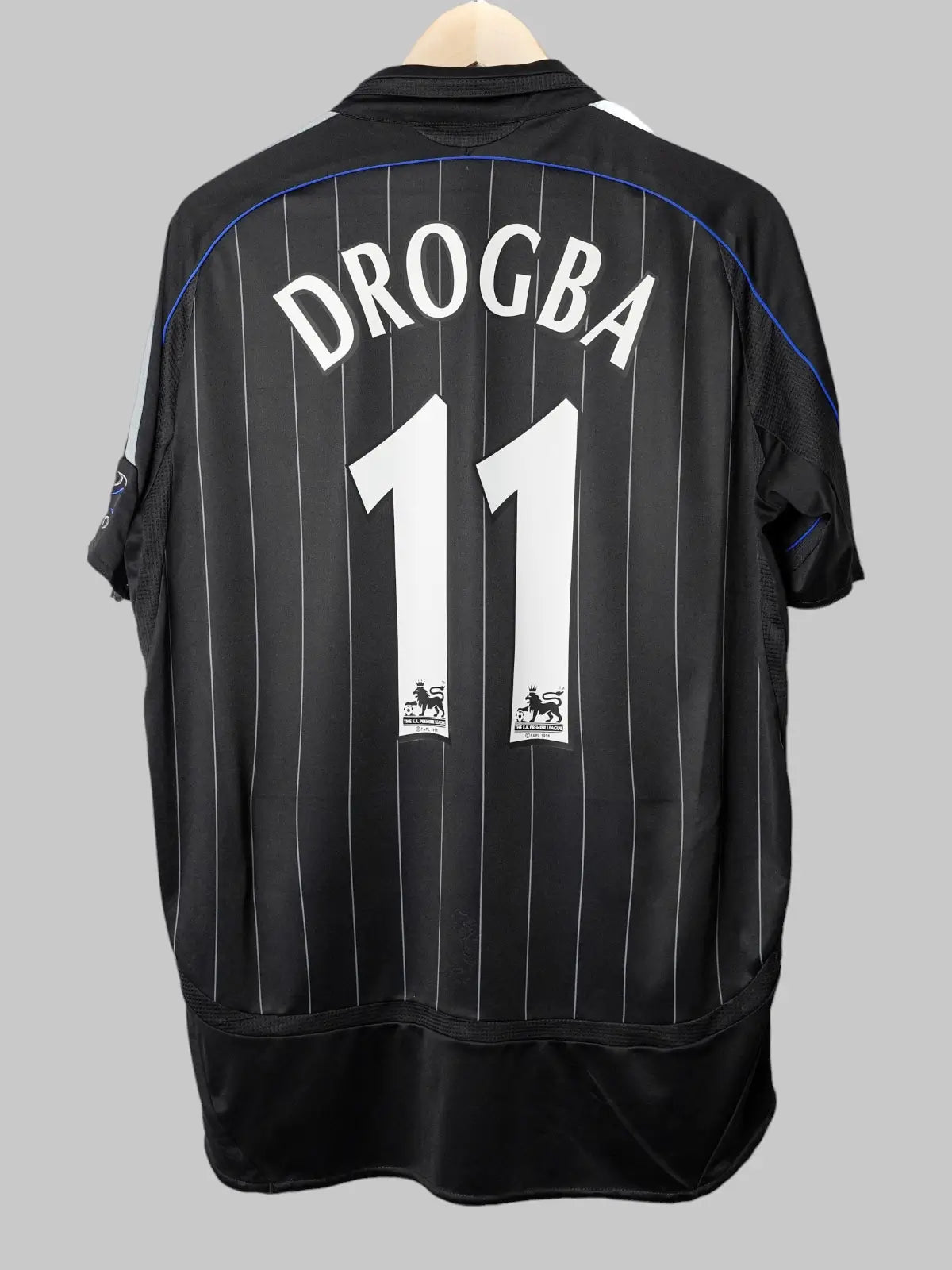 Chelsea Third Shirt 2006/7 Drogba 11 (L)