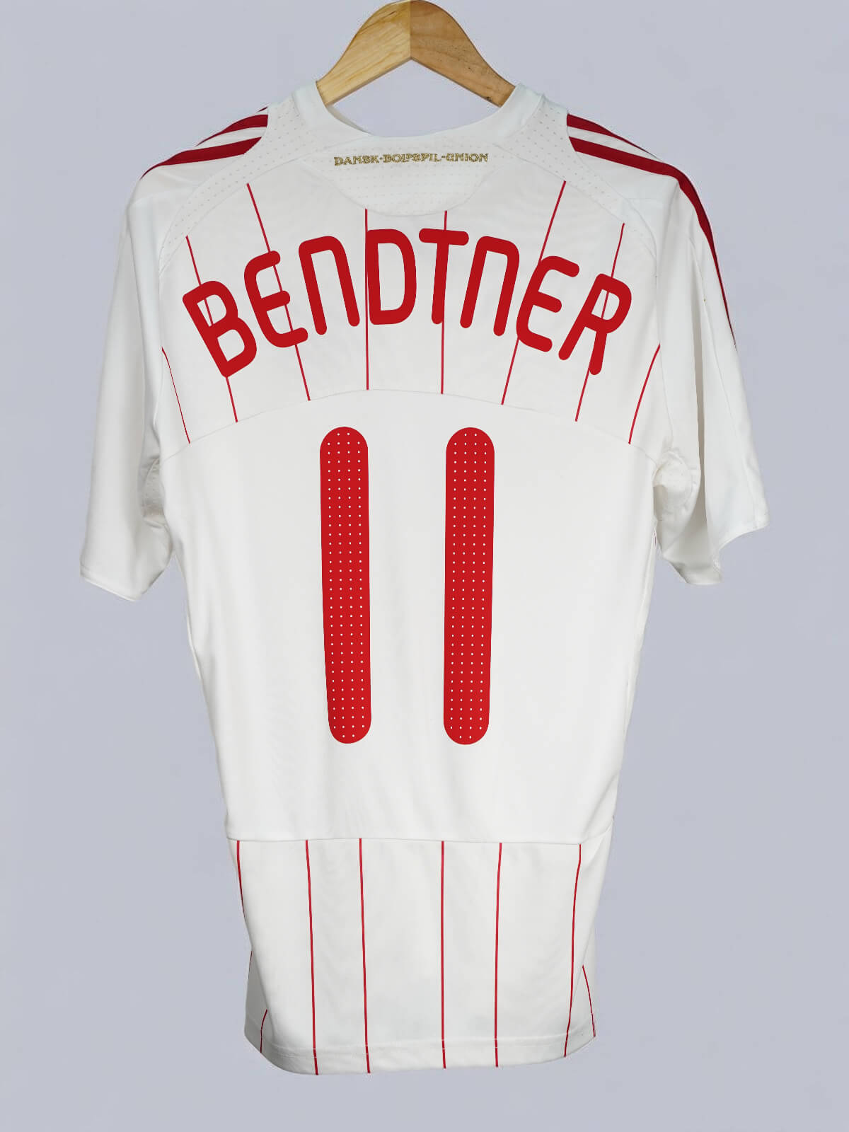 Denmark Away Shirt 2008/9 Bendtner 11 (M)
