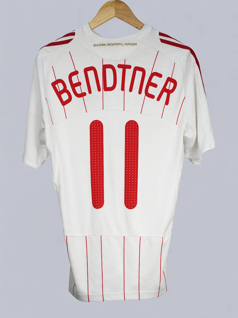 Denmark Away Shirt 2008/9 Bendtner 11 (M)