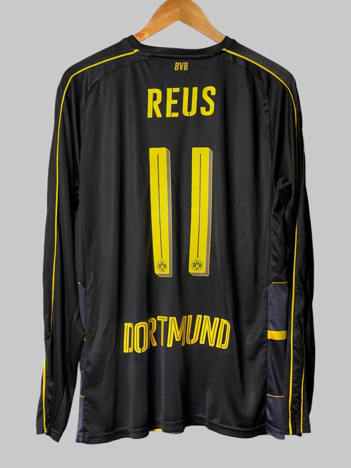 Dortmund Away Shirt 2016/17 L/S Reus 11 (L)